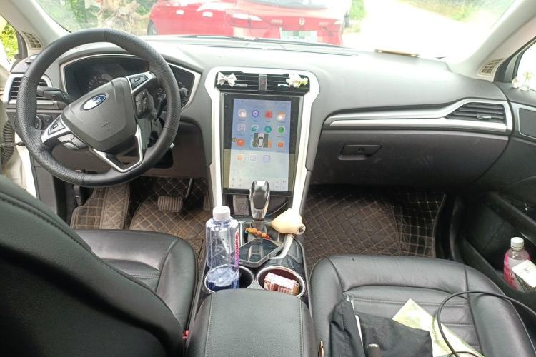 Used Ford Mondeo 2013 1.5L GTDi180 Fashion Edition Center Console