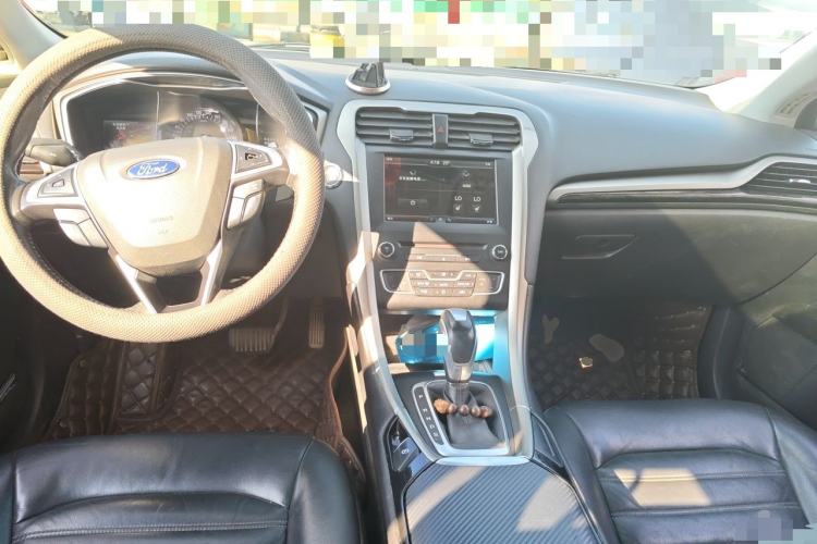 Used Ford Mondeo 2013 2.0L GTDi 200 Luxury Model Center Console