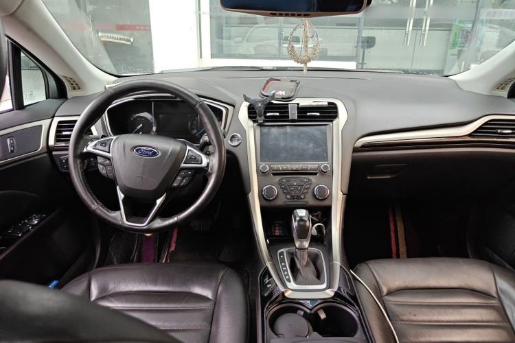 Used Ford Mondeo 2013 2.0L GTDi 200 Fashion Edition Center Console