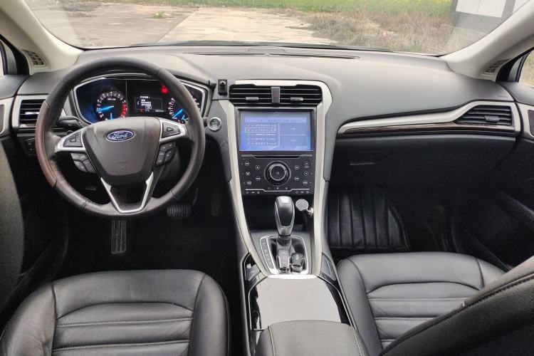 Used Ford Mondeo 2013 2.0L GTDi 200 Fashion Edition Center Console