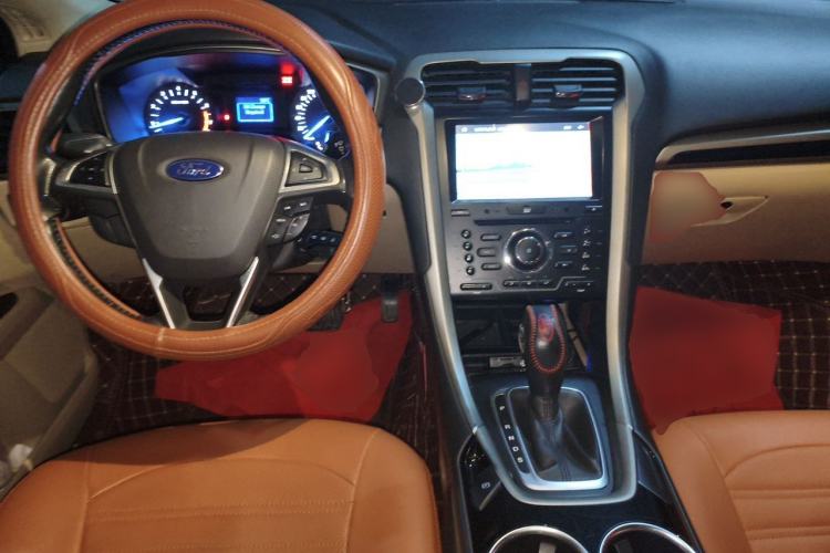 Used Ford Mondeo 2013 1.5L GTDi180 Comfort Model Center Console