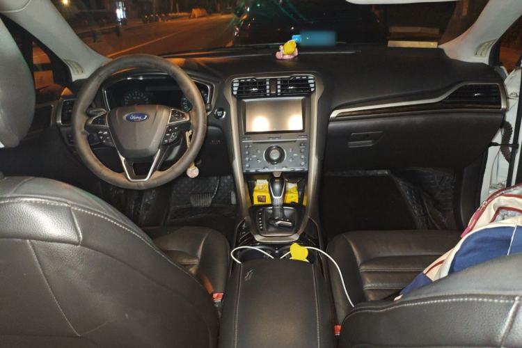 Used Ford Mondeo 2013 2.0L GTDi 200 Fashion Edition Center Console