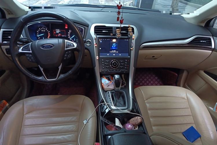 Used Ford Mondeo 2013 2.0L GTDi 200 Fashion Edition Center Console