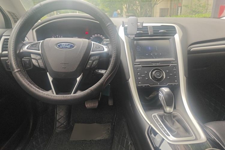 Used Ford Mondeo 2013 1.5L GTDi180 Fashion Edition Center Console