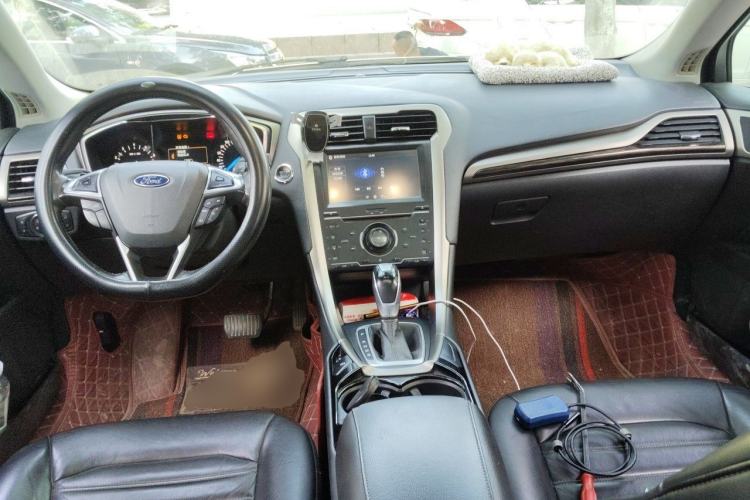 Used Ford Mondeo 2013 2.0L GTDi 200 Fashion Edition Center Console