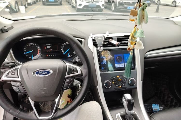 Used Ford Mondeo 2013 1.5L GTDi180 Fashion Edition Center Console