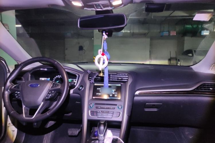Used Ford Mondeo 2013 2.0L GTDi 200 Luxury Model Center Console