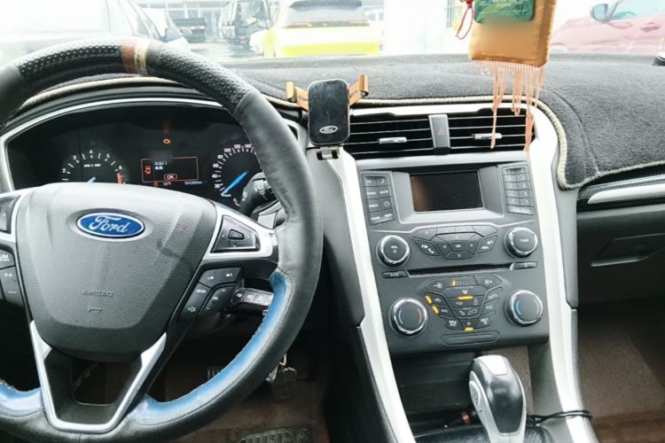 Used Ford Mondeo 2013 1.5L GTDi180 Fashion Edition Center Console