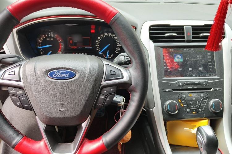 Used Ford Mondeo 2013 1.5L GTDi180 Fashion Edition Center Console