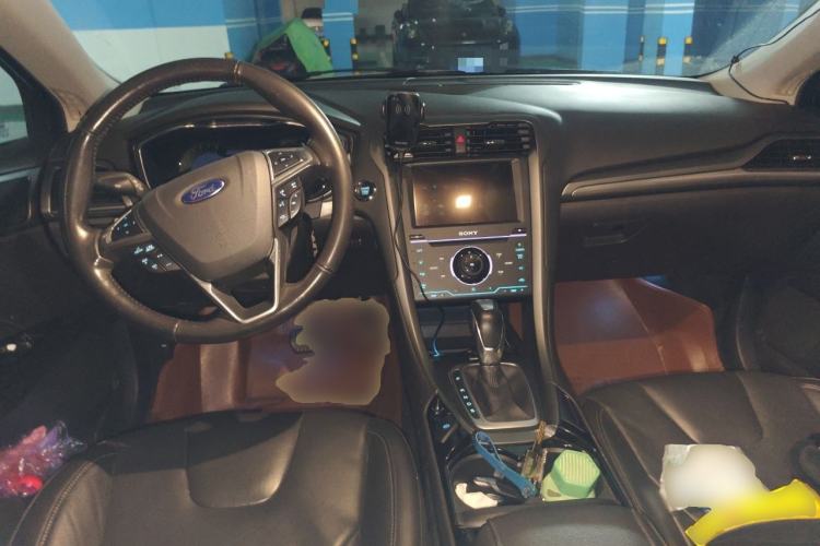 Used Ford Mondeo 2013 2.0L GTDi240 Luxury Sport Model Center Console