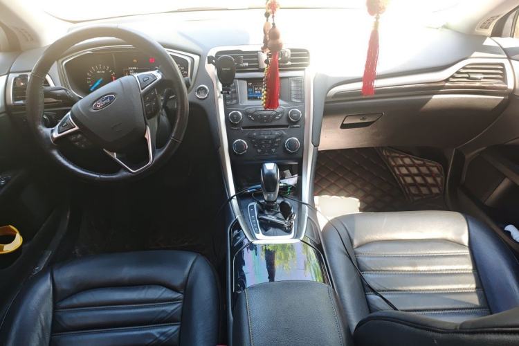 Used Ford Mondeo 2013 2.0L GTDi 200 Fashion Edition Center Console