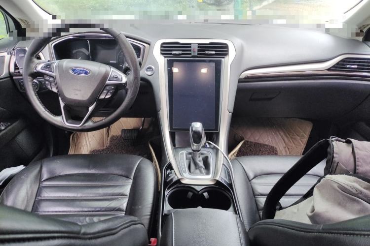Used Ford Mondeo 2013 2.0L GTDi 200 Fashion Edition Center Console