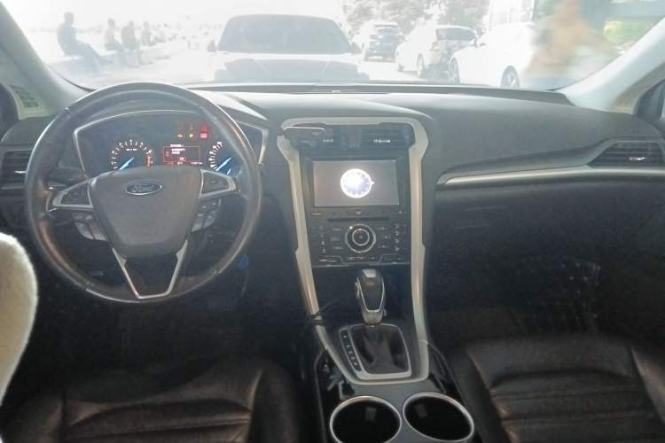 Used Ford Mondeo 2013 1.5L GTDi180 Fashion Edition Center Console