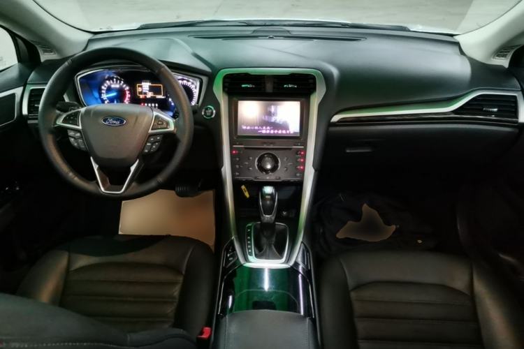Used Ford Mondeo 2013 2.0L GTDi 200 Fashion Edition Center Console