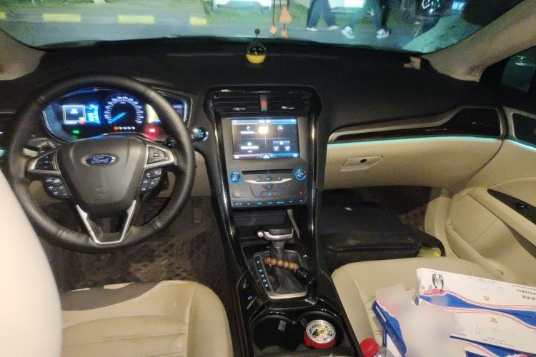 Used Ford Mondeo 2013 2.0L GTDi 200 Luxury Model Center Console