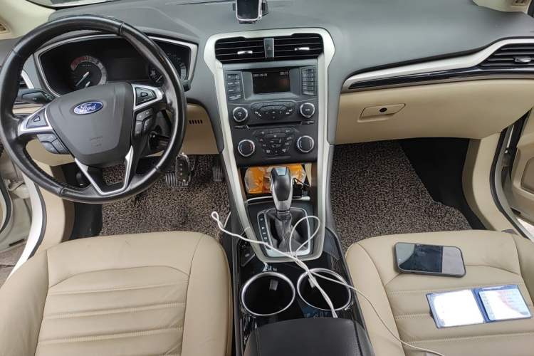 Used Ford Mondeo 2013 1.5L GTDi180 Fashion Edition Center Console