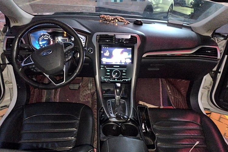 Used Ford Mondeo 2013 2.0L GTDi 200 Fashion Edition Center Console