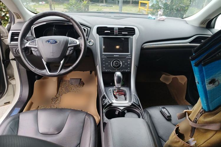 Used Ford Mondeo 2013 2.0L GTDi240 Luxury Sport Model Center Console