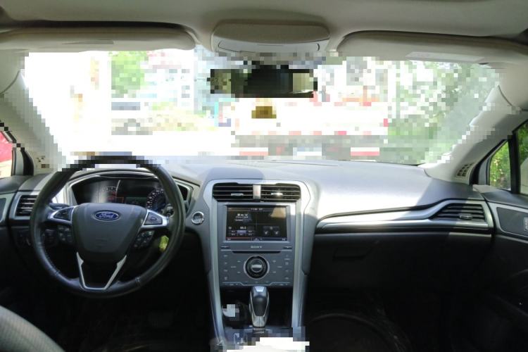 Used Ford Mondeo 2013 2.0L GTDi240 Luxury Sport Model Center Console
