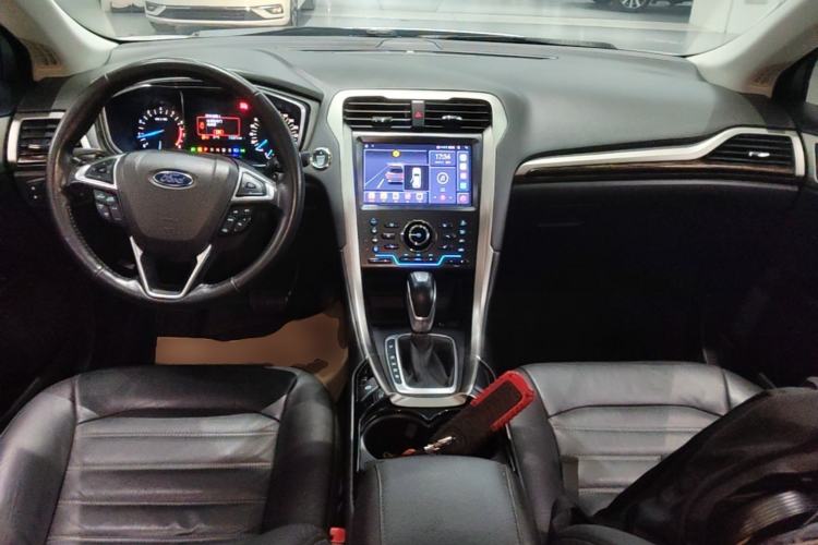 Used Ford Mondeo 2013 2.0L GTDi 200 Fashion Edition Center Console