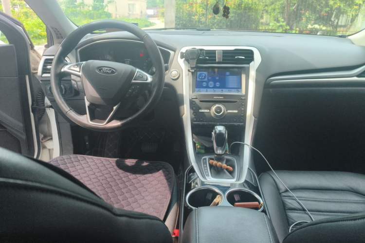 Used Ford Mondeo 2013 1.5L GTDi180 Fashion Edition Center Console