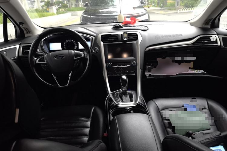 Used Ford Mondeo 2013 2.0L GTDi 200 Luxury Model Center Console