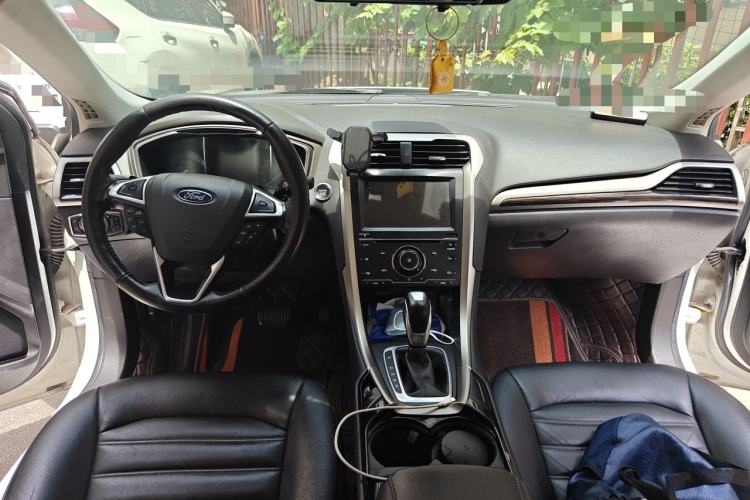 Used Ford Mondeo 2013 2.0L GTDi 200 Fashion Edition Center Console