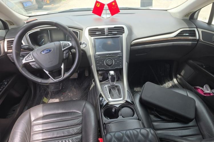 Used Ford Mondeo 2013 2.0L GTDi 200 Fashion Edition Center Console