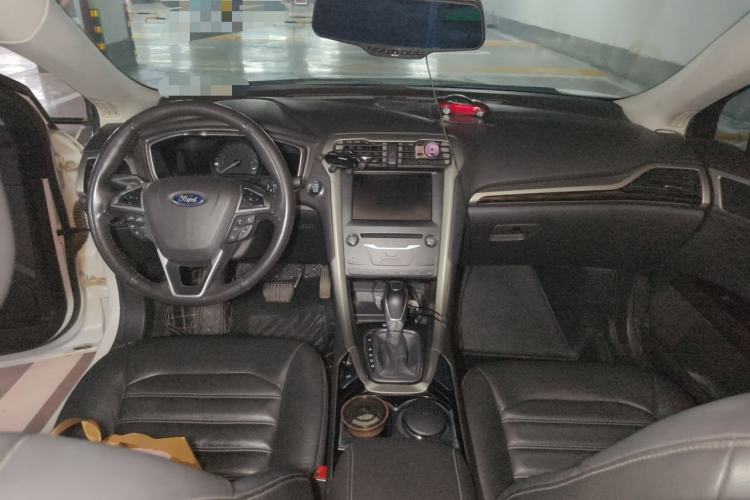 Used Ford Mondeo 2013 2.0L GTDi 200 Luxury Model Center Console