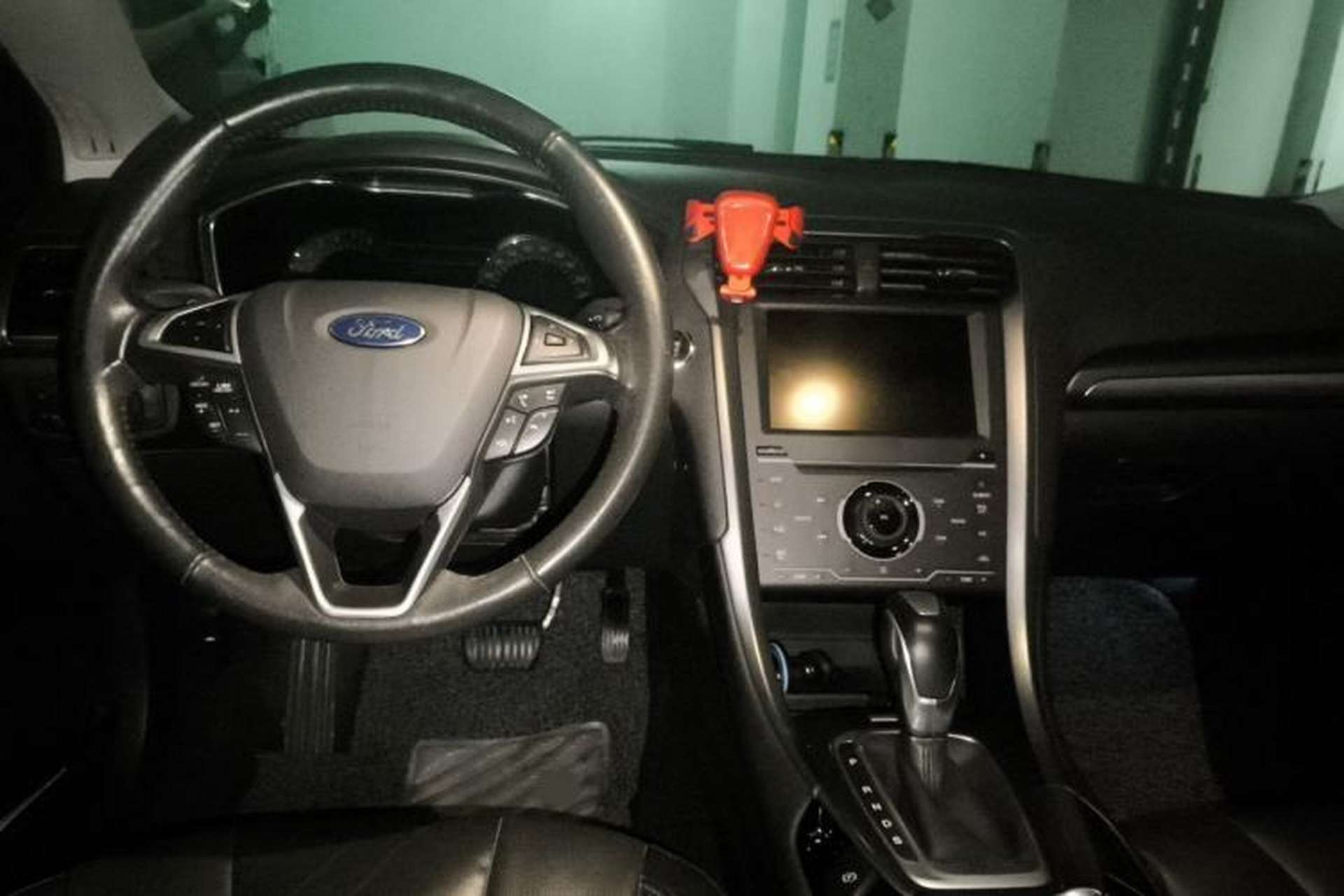 Used Ford Mondeo 2013 2.0L GTDi240 Luxury Sport Model Center Console