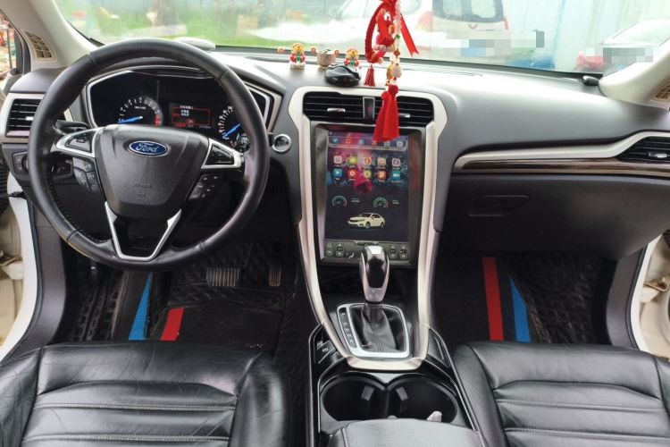 Used Ford Mondeo 2013 2.0L GTDi 200 Fashion Edition Center Console