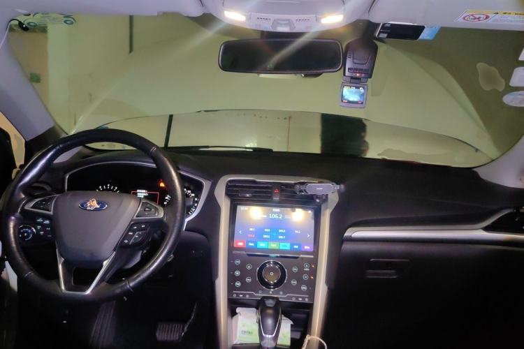 Used Ford Mondeo 2013 1.5L GTDi180 Fashion Edition Center Console