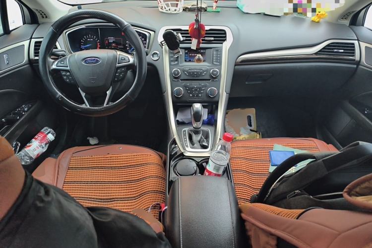 Used Ford Mondeo 2013 2.0L GTDi 200 Fashion Edition Center Console