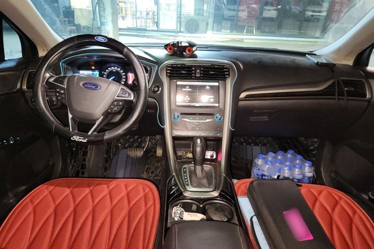 Used Ford Mondeo 2013 2.0L GTDi 200 Luxury Model Center Console