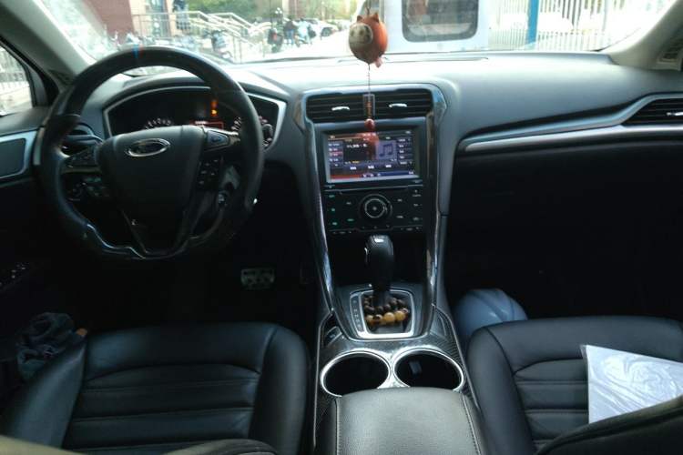 Used Ford Mondeo 2013 1.5L GTDi180 Fashion Edition Center Console