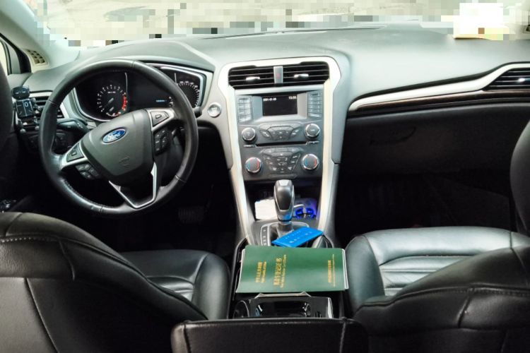 Used Ford Mondeo 2013 2.0L GTDi 200 Fashion Edition Center Console