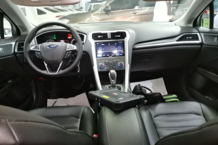 Used Ford Mondeo 2013 1.5L GTDi180 Fashion Edition Center Console