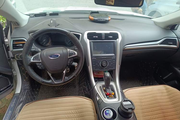 Used Ford Mondeo 2013 1.5L GTDi180 Fashion Edition Center Console