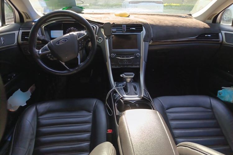 Used Ford Mondeo 2013 2.0L GTDi 200 Luxury Model Center Console