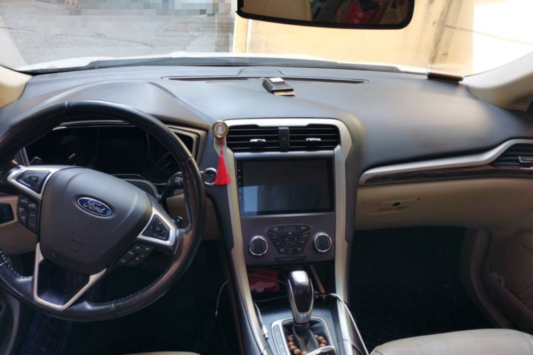 Used Ford Mondeo 2013 2.0L GTDi 200 Fashion Edition Center Console