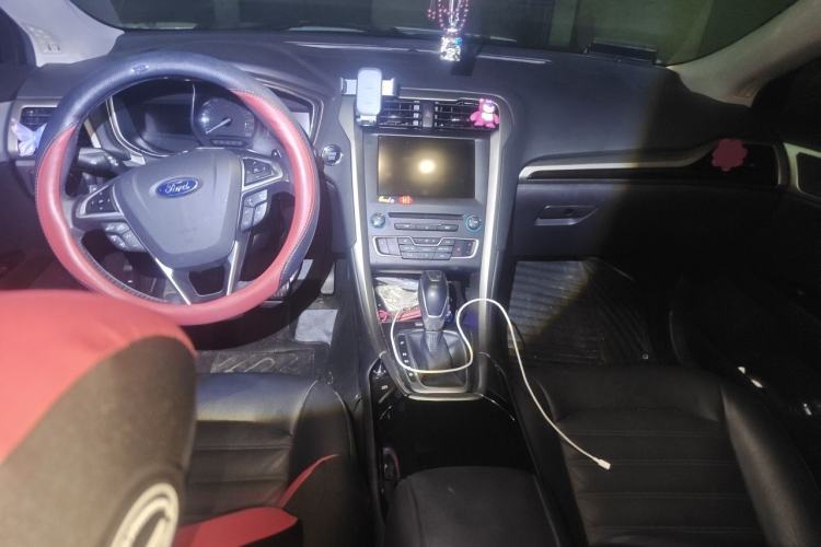 Used Ford Mondeo 2013 2.0L GTDi 200 Luxury Model Center Console