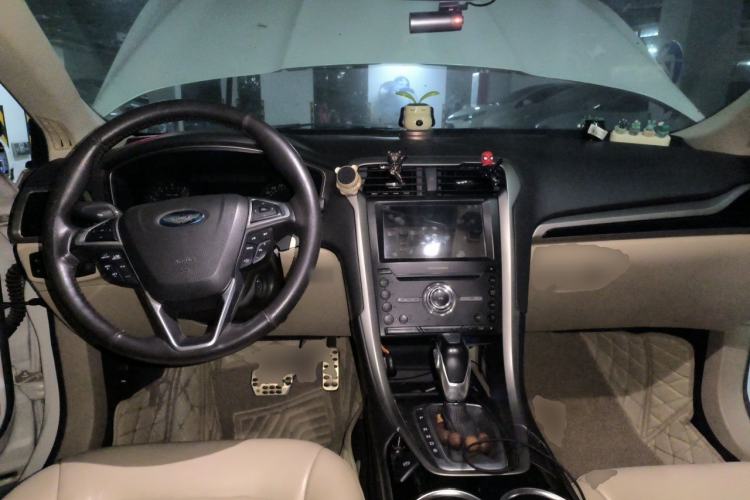 Used Ford Mondeo 2013 1.5L GTDi180 Fashion Edition Center Console