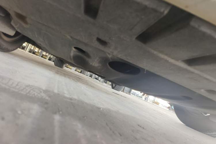Used Ford Mondeo 2013 2.0L GTDi 200 Luxury Model Chassis Front