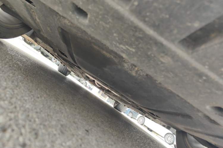 Used Ford Mondeo 2013 2.0L GTDi 200 Luxury Model Chassis Front
