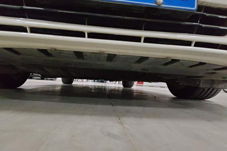 Used Ford Mondeo 2013 2.0L GTDi 200 Luxury Model Chassis Front