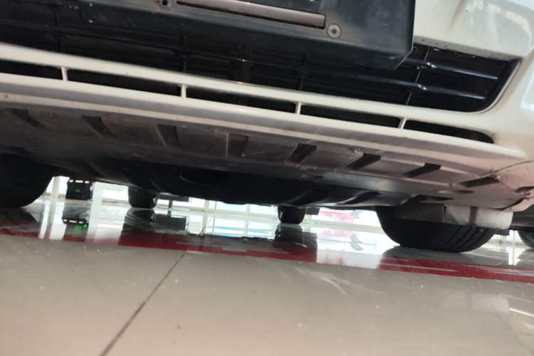 Used Ford Mondeo 2013 2.0L GTDi 200 Fashion Edition Chassis Front