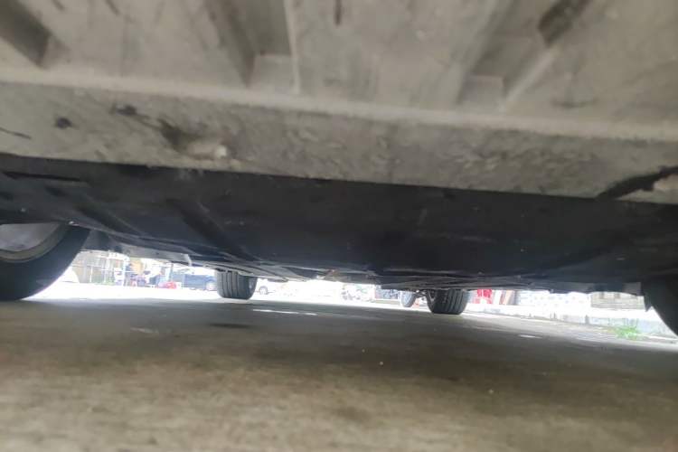 Used Ford Mondeo 2013 2.0L GTDi 200 Fashion Edition Chassis Front