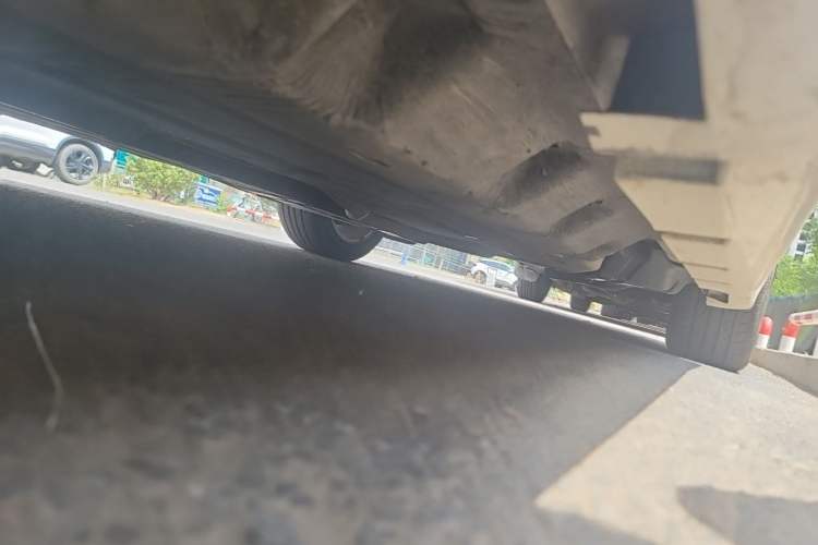 Used Ford Mondeo 2013 2.0L GTDi 200 Fashion Edition Chassis Front Left