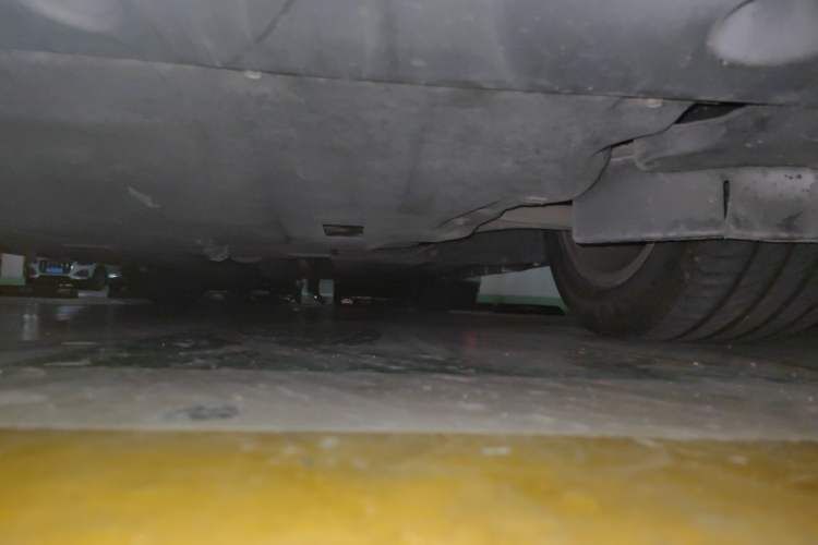 Used Ford Mondeo 2013 2.0L GTDi 200 Fashion Edition Chassis Front Left