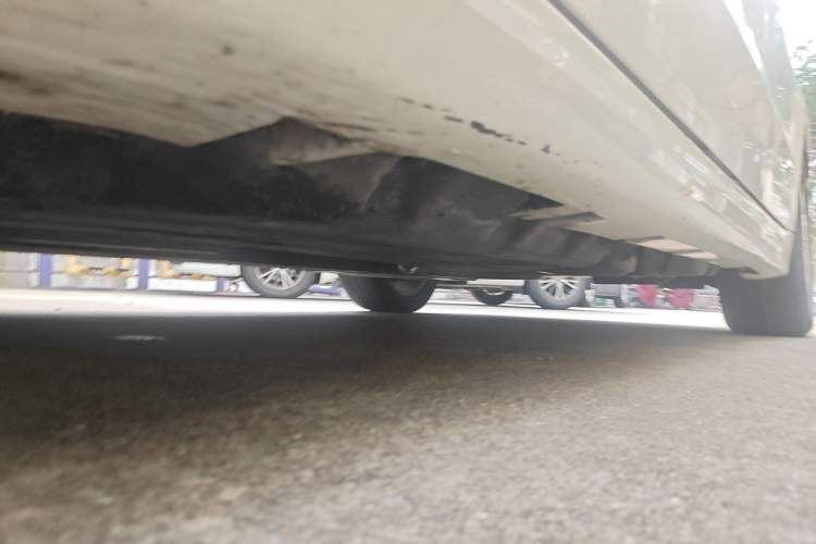 Used Ford Mondeo 2013 2.0L GTDi 200 Fashion Edition Chassis Front Left